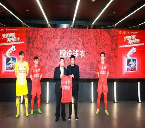 德甲焦点,塞斯科头球,双响,华体会体育官方网站,体育资讯,比赛数据,球队动态,实时比分