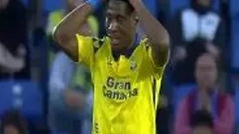 重磅消息！前足球名将刘建业执掌重庆铜梁龙教鞭，新赛季激情领航中超战场！